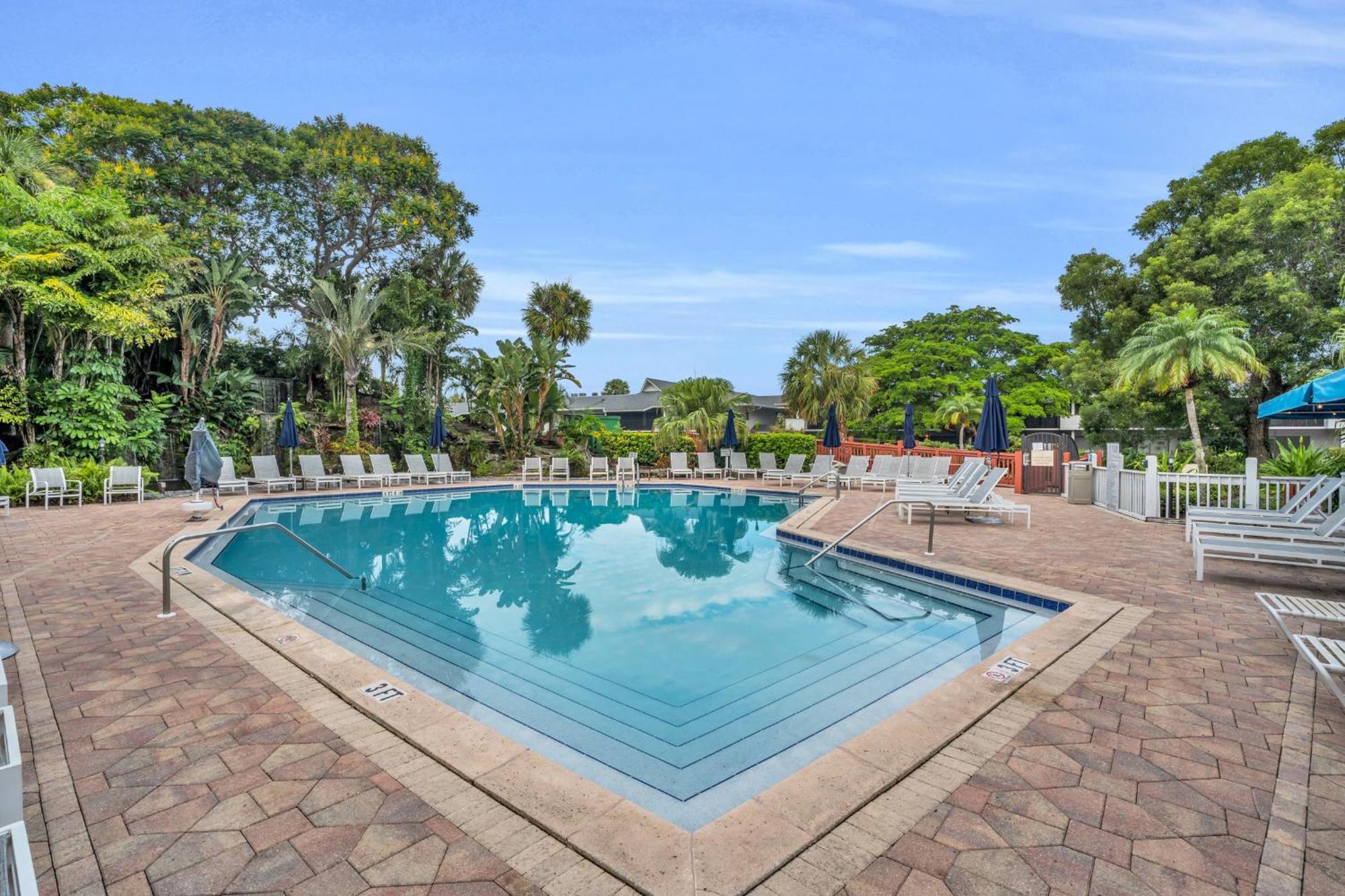 Park Shore Resort By Mike Z Rentals (Adults Only) Naples Exterior foto